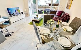 Paradigm House, Stunning 2-Bedroom Apartment 1, Free Parking, Oxford